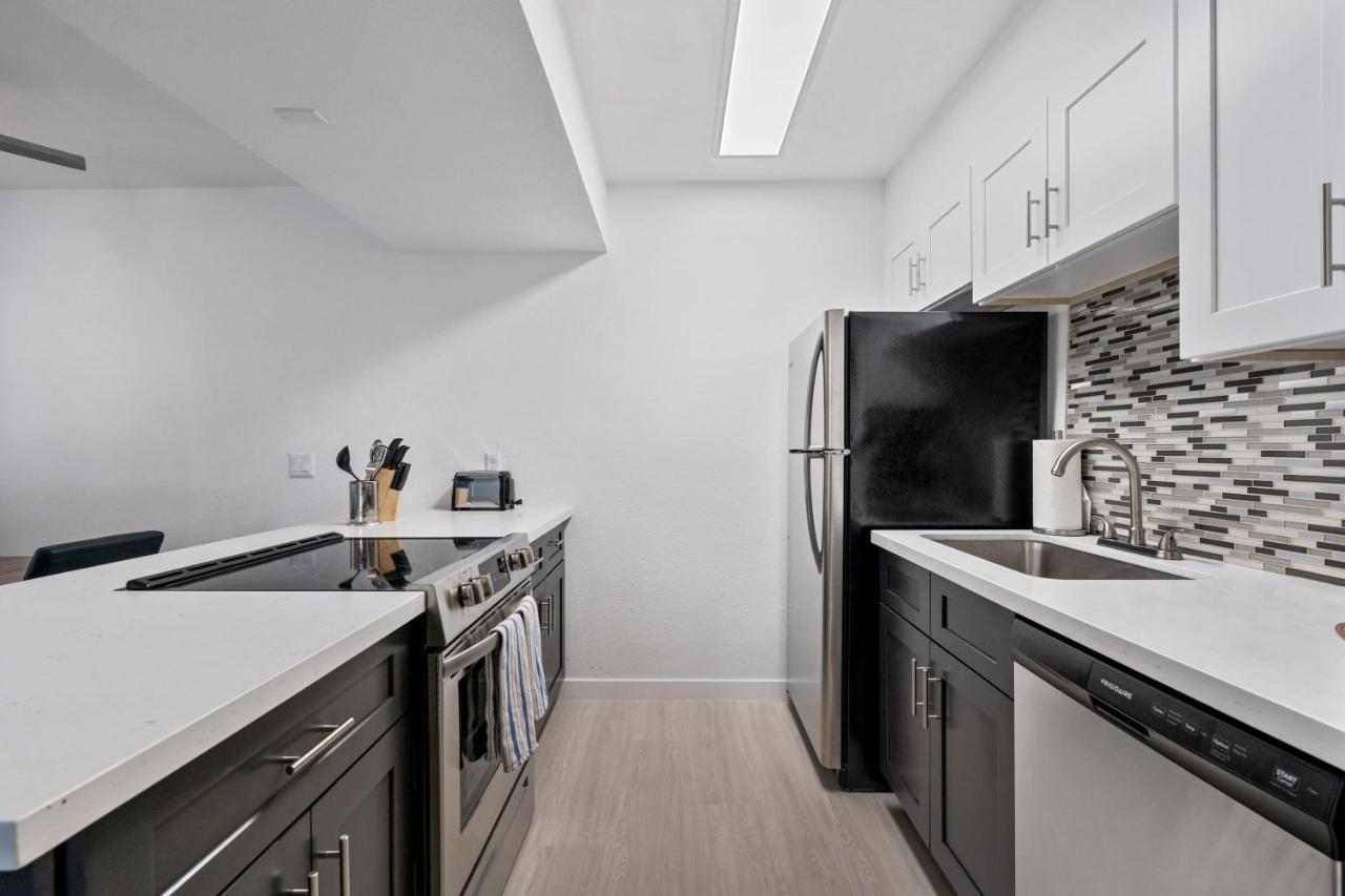 Newly Renovated 2Br Apartment W Pool By Stay Gia 凤凰城 外观 照片