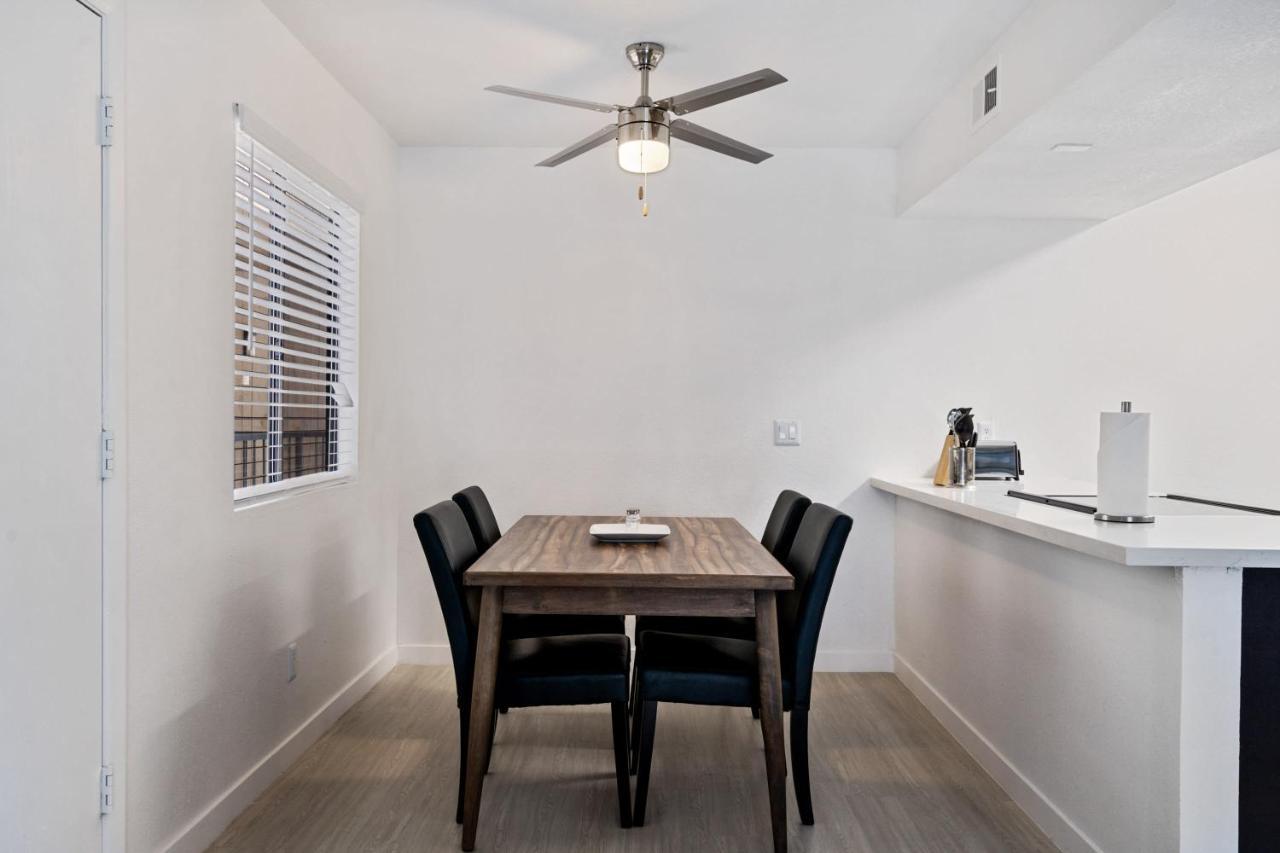 Newly Renovated 2Br Apartment W Pool By Stay Gia 凤凰城 外观 照片