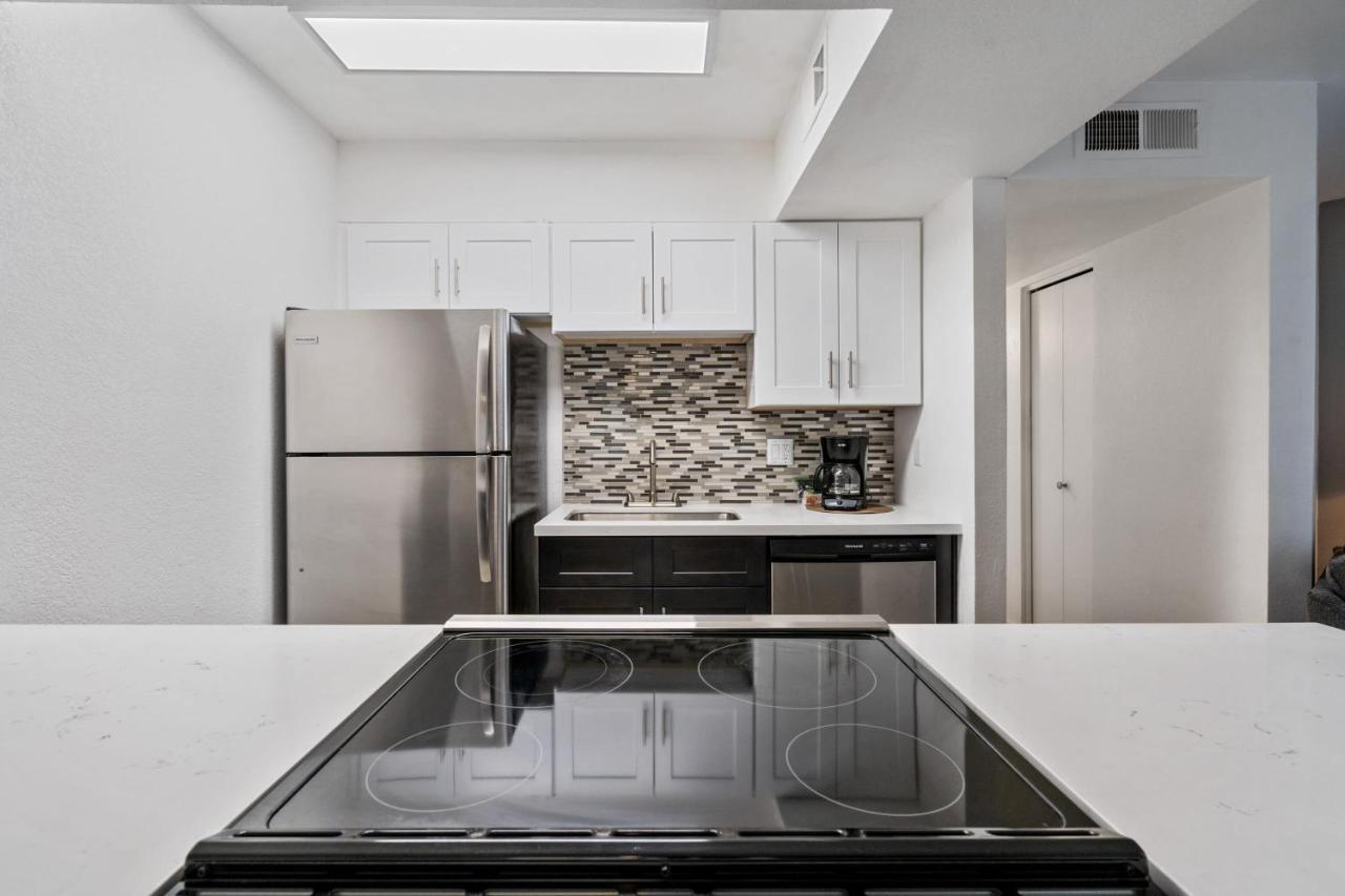 Newly Renovated 2Br Apartment W Pool By Stay Gia 凤凰城 外观 照片
