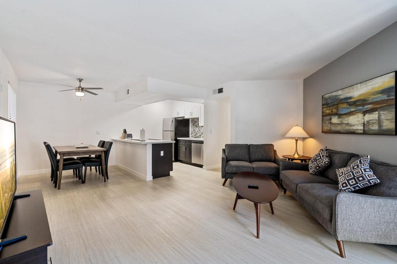 Newly Renovated 2Br Apartment W Pool By Stay Gia 凤凰城 外观 照片